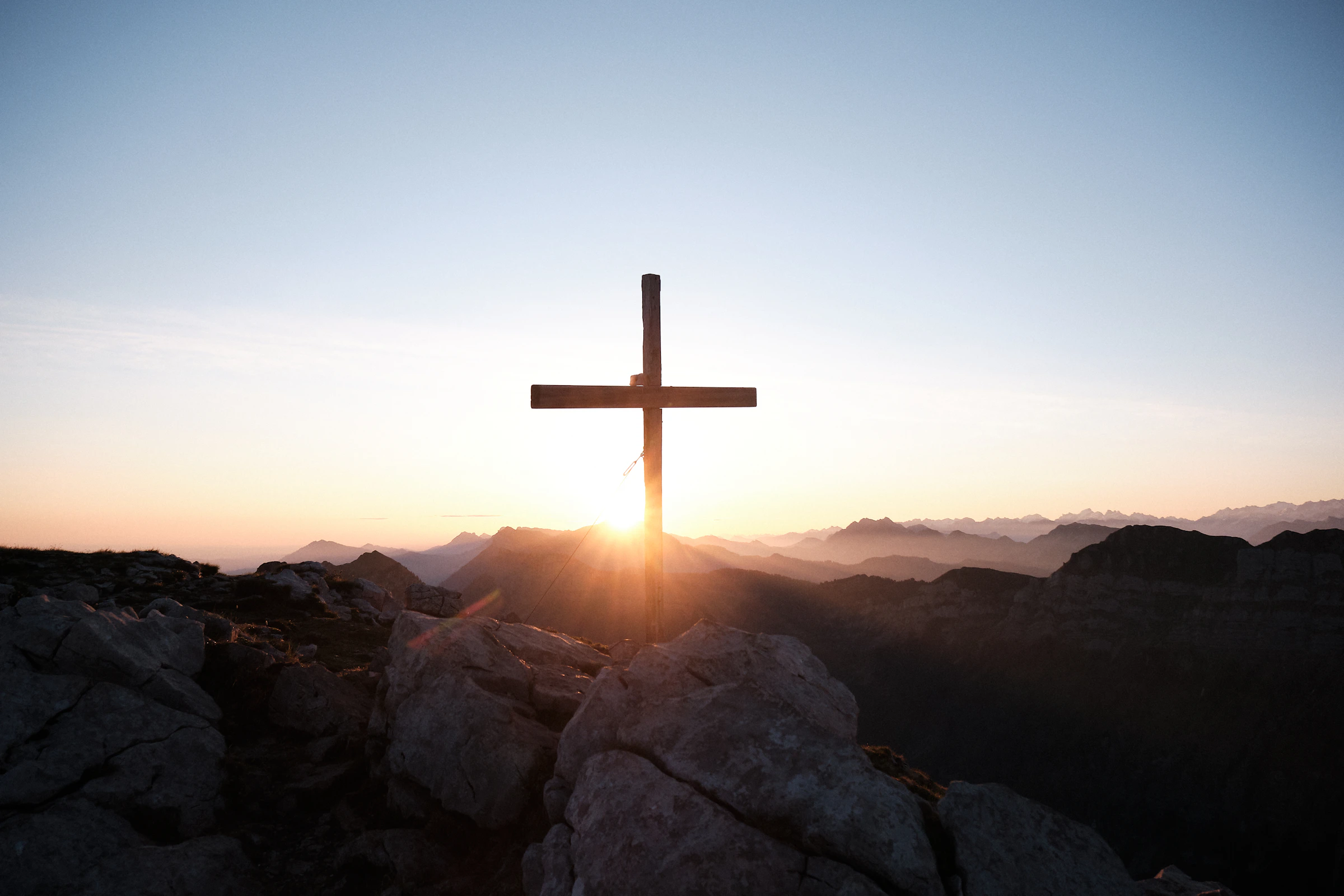 Yannick Pulver_1765262276699_unsplash_id_FAU2NI1Uixg.webp
